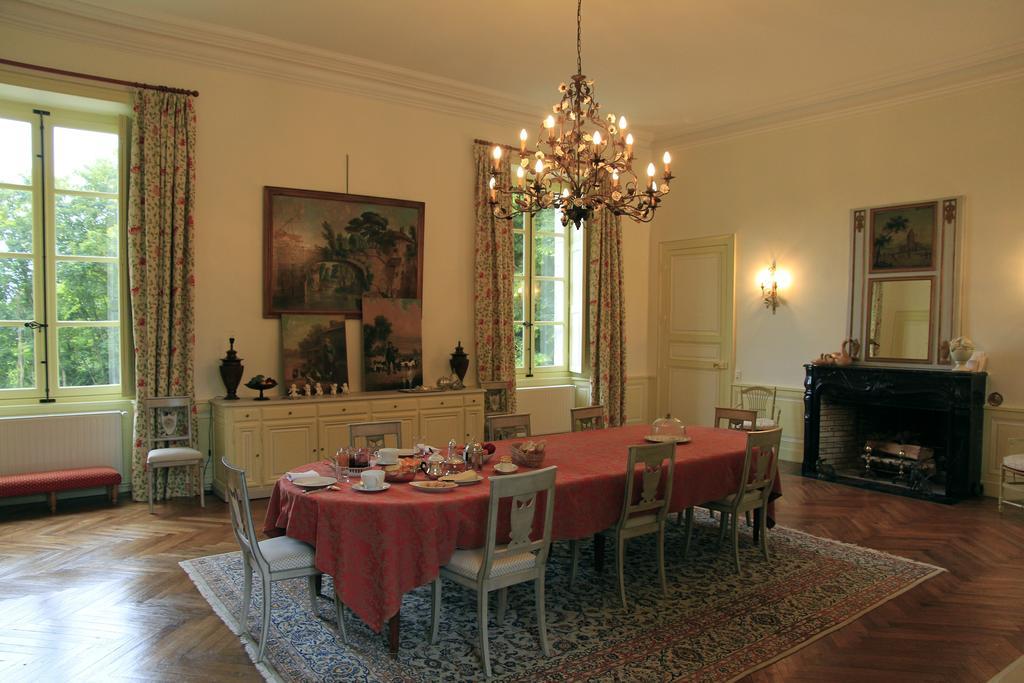 Chateau De La Marronniere Bed & Breakfast Aizenay Bagian luar foto