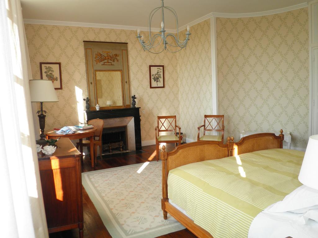 Chateau De La Marronniere Bed & Breakfast Aizenay Ruang foto