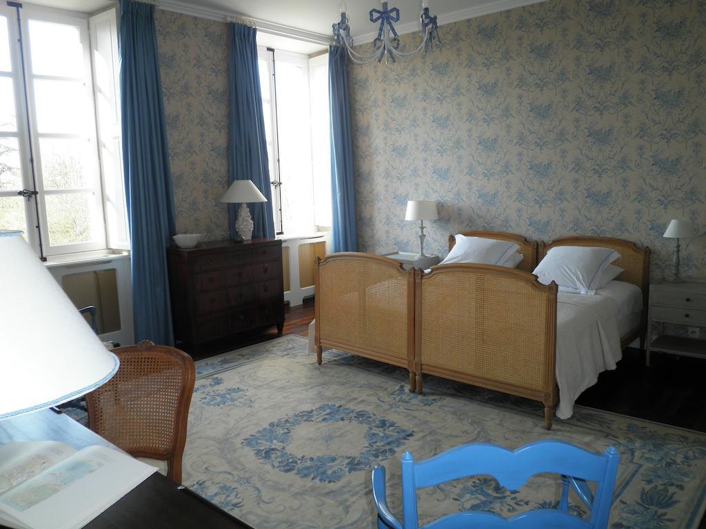 Chateau De La Marronniere Bed & Breakfast Aizenay Ruang foto